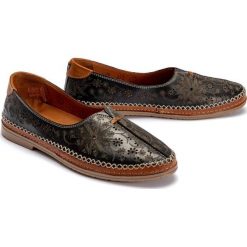 MANITU 840789-1 schwarz, półbuty damskie. Półbuty damskie Manitu, bez wzorów, ze skóry, bez obcasa, bez zapięcia. Za 259,90 zł.