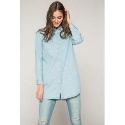 Wrangler - Sukienka. Niebieskie sukienki damskie marki Wrangler, na co dzień, s, bez wzorów, z bawełny, casualowe, bez kołnierzyka, z długim rękawem, długie, mini, proste. W wyprzedaży za 219,90 zł.