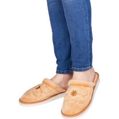 Kapcie damskie Natural Style NS-011 Beżowe. Brązowe kapcie damskie NATURAL STYLE, z bawełny. Za 28,00 zł.
