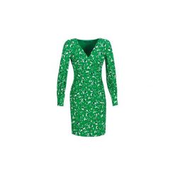 Sukienki krótkie Lauren Ralph Lauren FLORAL PRINT-LONG SLEEVE-JERSEY DAY DRESS. Zielone sukienki damskie Lauren Ralph Lauren, bez wzorów, z jersey, bez kołnierzyka, z krótkim rękawem, krótkie, mini. Za 699,00 zł.