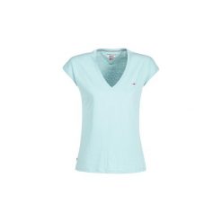 T-shirty z krótkim rękawem Tommy Jeans TJW ESSENTIAL V-. Niebieskie t-shirty damskie marki Tommy Jeans, s, bez wzorów, z jeansu, bez kołnierzyka. Za 149,00 zł.