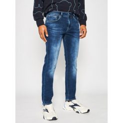 Jeansy Skinny Fit Guess Angels M02AN2 D3ZL1. Niebieskie jeansy męskie Guess, m, z aplikacjami, z elastanu. W wyprzedaży za 329,00 zł.