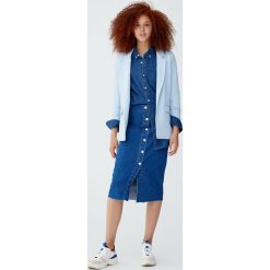 Marynarka z kieszeniami i marszczeniem. Niebieskie marynarki damskie Pull&Bear, bez wzorów. Za 75,90 zł.