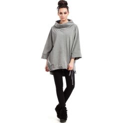 Szara Bluza Oversize z Szerokim Rękawem 3/4 z Kapturem. Szare bluzki damskie marki Molly.pl, uniwersalny, bez wzorów, z bawełny, z krótkim rękawem, krótkie, z kapturem. Za 135,90 zł.