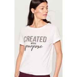 Koszulka z aplikacją - Biały. Białe t-shirty damskie marki Mohito, l, z aplikacjami. Za 49,99 zł.