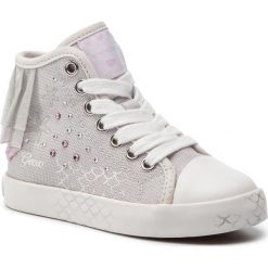 Trampki GEOX - J Ciak G. E J9204E 000AN C1006 M Grey. Szare trampki dziewczęce Geox, z aplikacjami, ze skóry, bez zapięcia. W wyprzedaży za 139,00 zł.