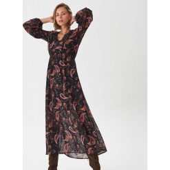 Sukienka maxi z motywem paisley - Wielobarwny. Sukienki damskie House, s, bez wzorów, bez kołnierzyka, bez rękawów, maxi. Za 129,99 zł.