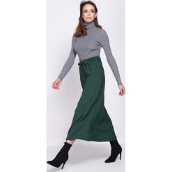 Zielona Spódnica Concord. Zielone długie spódnice damskie marki Born2be, s, w paski. Za 69,99 zł.