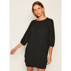 Sukienka codzienna Marella Karlie 32261408. Czarne sukienki damskie Marella, na co dzień, bez wzorów, bez kołnierzyka, bez rękawów, proste. Za 879,00 zł.