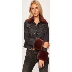 Pepe Jeans - Kurtka Kimi. Niebieskie kurtki damskie Pepe Jeans, s, bez wzorów, z elastanu, krótkie. W wyprzedaży za 399,90 zł.