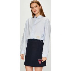 Tommy Hilfiger - Koszula Tommy Icons. Niebieskie bluzki damskie TOMMY HILFIGER, s, w paski, z bawełny, klasyczne, z klasycznym kołnierzykiem, z długim rękawem. W wyprzedaży za 259,90 zł.