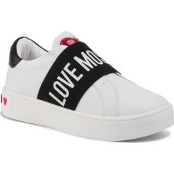 Sneakersy LOVE MOSCHINO - JA15043G1AIF110A Bianco/Nero. Białe półbuty damskie Love Moschino, ze skóry ekologicznej. Za 799,00 zł.