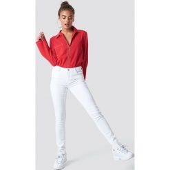 MANGO Jeansy Paty - White. Białe jeansy damskie marki Mango. Za 100,95 zł.