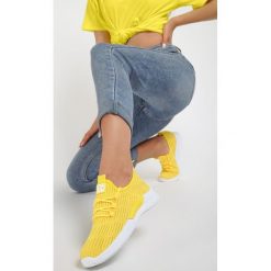 Żółte Buty Sportowe Pudina. Żółte buty sportowe damskie Renee, bez wzorów, z jeansu, sportowe. Za 59,99 zł.