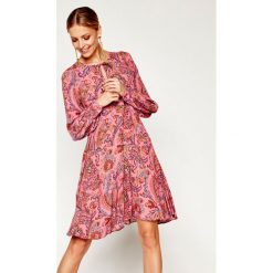Sukienka codzienna Sportmax Code Luisa 72210904. Różowe sukienki damskie Sportmax Code, na co dzień, bez wzorów, z wiskozy, bez kołnierzyka, bez rękawów, proste. W wyprzedaży za 1349,00 zł.