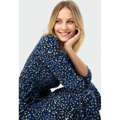 Sukienka z falbanami. Sukienki damskie Greenpoint, z wiskozy. Za 149,99 zł.