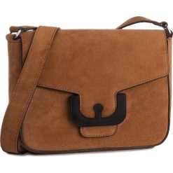 Torebka COCCINELLE - EJ6 Ambrine Cross E1 EJ6 15 01 01 Camel W03. Pomarańczowe listonoszki damskie Coccinelle, na imprezę, bez wzorów, ze skóry, bez dodatków. Za 1049,00 zł.