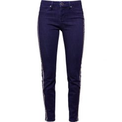 2nd Day JOLIE CROPPED TAPE Jeansy Slim Fit dark blue. Niebieskie jeansy damskie relaxed fit marki 2nd Day, z bawełny. Za 459,00 zł.