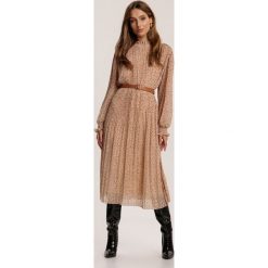 Beżowa Sukienka Vaxisys. Brązowe sukienki damskie Renee, s, bez wzorów, bez kołnierzyka, bez rękawów, midi. Za 149,99 zł.
