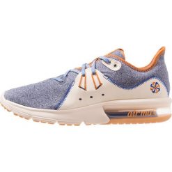 Nike Performance AIR MAX SEQUENT 3 PREMIUM VARSITY Obuwie do biegania treningowe blackened blue/monarch/light cream/game royal. Niebieskie buty do biegania męskie marki Nike Performance, z materiału. Za 459,00 zł.