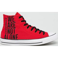 Converse - Trampki. Czerwone trampki męskie Converse, bez wzorów, z gumy, na sznurówki. W wyprzedaży za 279,90 zł.