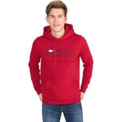 Tommy Hilfiger Bluza Czerwony. Czerwone bluzy męskie TOMMY HILFIGER, xl, z nadrukiem, z bawełny, bez kołnierzyka, bez rękawów, bez kaptura. Za 447,95 zł.