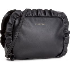 Torebka COCCINELLE - AV3 Pochette E5 AV3 55 89 12 Noir 001. Czarne listonoszki damskie marki Coccinelle. W wyprzedaży za 589,00 zł.