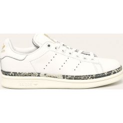 Adidas Originals - Buty Stan Smith New Bold. Białe buty sportowe damskie adidas Originals, bez wzorów, ze skóry, sportowe. W wyprzedaży za 319,90 zł.