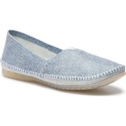 Półbuty MACIEJKA - 01930-53/00-0 Jeans. Niebieskie półbuty damskie Maciejka, na co dzień, bez wzorów, z jeansu, bez obcasa, na płaskiej podeszwie, bez zapięcia. W wyprzedaży za 169,00 zł.