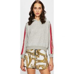 Guess Jeans - Bluza. Szare bluzy damskie Guess Jeans, s, z nadrukiem, z bawełny, bez rękawów, z kapturem. W wyprzedaży za 199,90 zł.