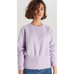 Bluza z szerokim ściągaczem - Fioletowy. Fioletowe bluzy damskie Cropp, s, bez wzorów, bez rękawów, bez kaptura. W wyprzedaży za 29,99 zł.