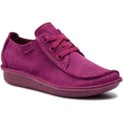 Półbuty CLARKS - Funny Dream 261400984 Raspberry. Fioletowe półbuty damskie Clarks, na co dzień, bez wzorów, ze skóry, bez obcasa, na płaskiej podeszwie, bez zapięcia. W wyprzedaży za 269,00 zł.