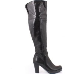 Kozaki za kolano - skóra naturalna - model 185 - kolor czarny błyszczący. Czarne kozaki damskie Zapato, na randkę, na zimę, z dzianiny, klasyczne, przed kolano, na wysokim obcasie, na obcasie, bez zapięcia. W wyprzedaży za 367,50 zł.