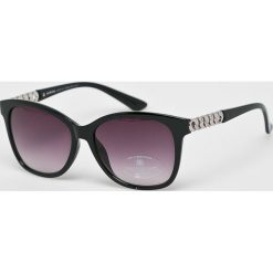 Medicine - Okulary Basic. Czarne okulary przeciwsłoneczne damskie marki MEDICINE. Za 39,90 zł.