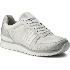 Sneakersy EMPORIO ARMANI - X3X049 XL201 A032 O.Wh/Sil/O.Wh/O.Wh/S. Szare półbuty damskie Emporio Armani, ze skóry. W wyprzedaży za 509,00 zł.