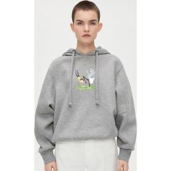 Bluza z kapturem Rick and Morty - Jasny szary. Szare bluzy damskie Cropp, m, bez wzorów, bez rękawów, z kapturem. Za 119,99 zł.