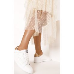 Biało-Szampańskie Buty Sportowe Folmar. Białe buty sportowe damskie Born2be, bez wzorów, sportowe. Za 69,99 zł.