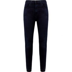 Jeansy J BRAND LEENAH HIGH RISE ANKLE SKINNY. Czarne jeansy damskie J Brand, bez wzorów, z elastanu, z podwyższonym stanem. Za 1420,00 zł.
