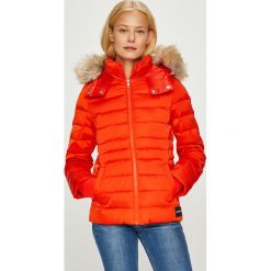Calvin Klein Jeans - Kurtka puchowa. Czerwone kurtki damskie marki Calvin Klein Jeans, s, z poliesteru. W wyprzedaży za 749,90 zł.