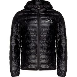 Kurtka EA7 EMPORIO ARMANI. Czarne płaszcze męskie EA7 Emporio Armani, l, z nadrukiem, z kapturem. Za 750,00 zł.