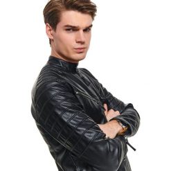 Kurtka biker z ekologicznej skóry. Czarne kurtki męskie Top Secret, na wiosnę, xl, bez wzorów, ze skóry ekologicznej, klasyczne, krótkie, bez kaptura. W wyprzedaży za 269,99 zł.