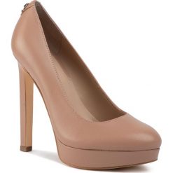 Szpilki GUESS - Eliada FL5EID LEA08 NUDE. Brązowe półbuty damskie Guess, z aplikacjami, ze skóry ekologicznej, bez obcasa, na obcasie, bez zapięcia. Za 699,00 zł.