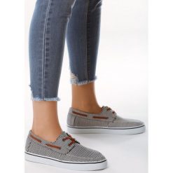 Czarne Tenisówki Turns Me On. Czarne trampki i tenisówki damskie Multu, bez wzorów, bez zapięcia. Za 29,99 zł.