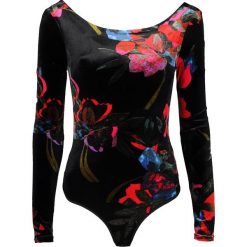 Marciano Guess Body. Bluzki damskie Guess, z nadrukiem, z tkaniny, z okrągłym kołnierzem, z długim rękawem. Za 249,00 zł.