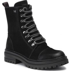 Trapery WRANGLER - Courtney Combat WL92661A Black 062. Czarne trapery damskie Wrangler, ze skóry. Za 399,00 zł.