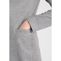 Płaszcze damskie pastelowe: Opus HALINI SPECIAL Krótki płaszcz pure grey melange