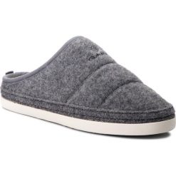 Kapcie GANT - Frank 17698838 Graphite Gray G83. Szare kapcie męskie GANT, z materiału. Za 269,90 zł.
