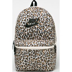 Nike Sportswear - Plecak BA5761.D. Brązowe plecaki damskie Nike Sportswear, bez wzorów. Za 119,90 zł.