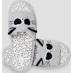 Etam - Kapcie Gafas. Szare kapcie damskie marki Etam, z gumy. W wyprzedaży za 49,90 zł.