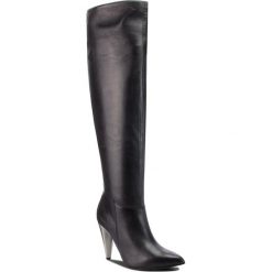 Muszkieterki SOLO FEMME - 34306-11-I35/000-12-00 Czarny. Czarne kozaki damskie Solo Femme, ze skóry, przed kolano, na wysokim obcasie, na obcasie, bez zapięcia. W wyprzedaży za 409,00 zł.